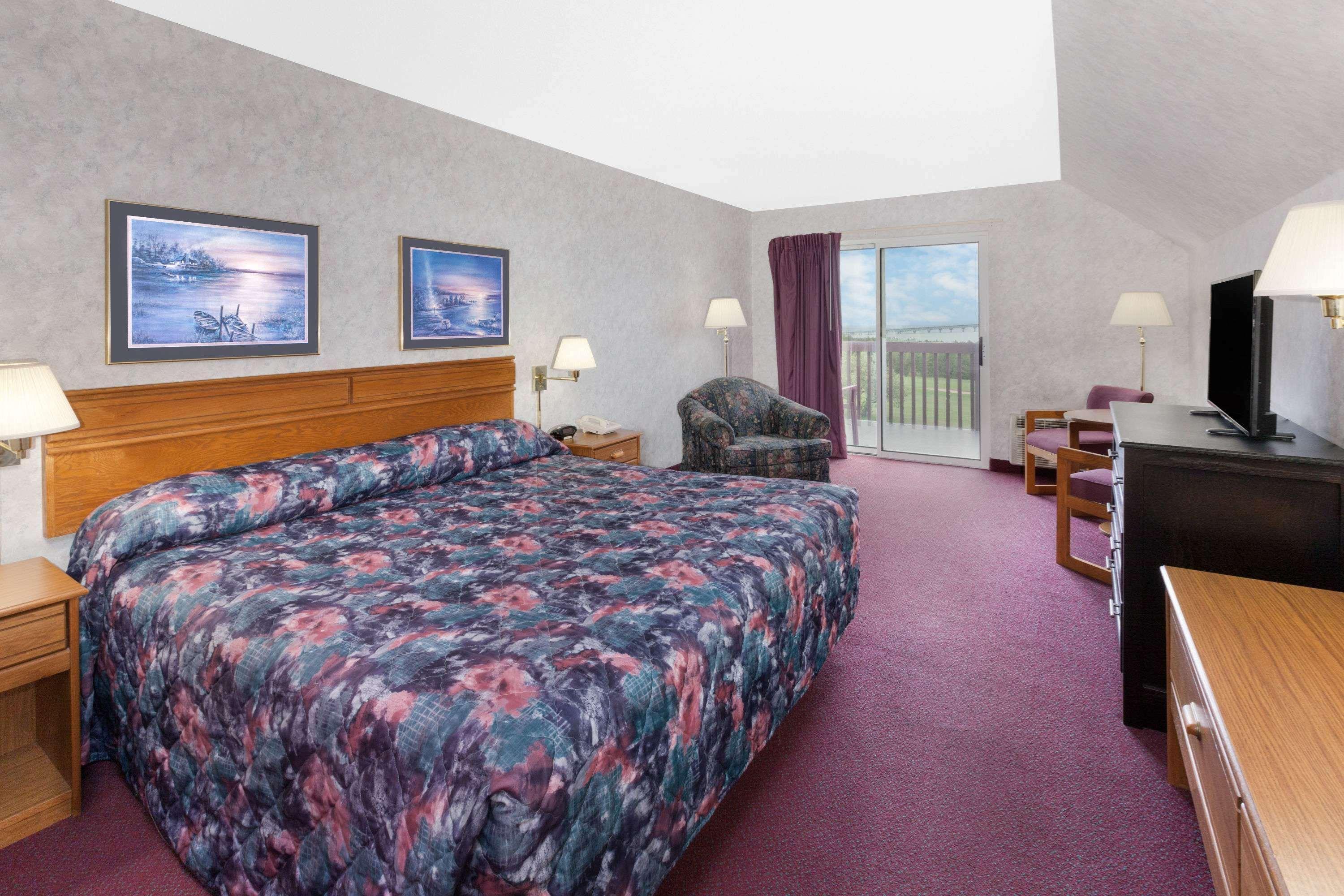 Hotel Super 8 By Wyndham St. Ignace Exterior foto
