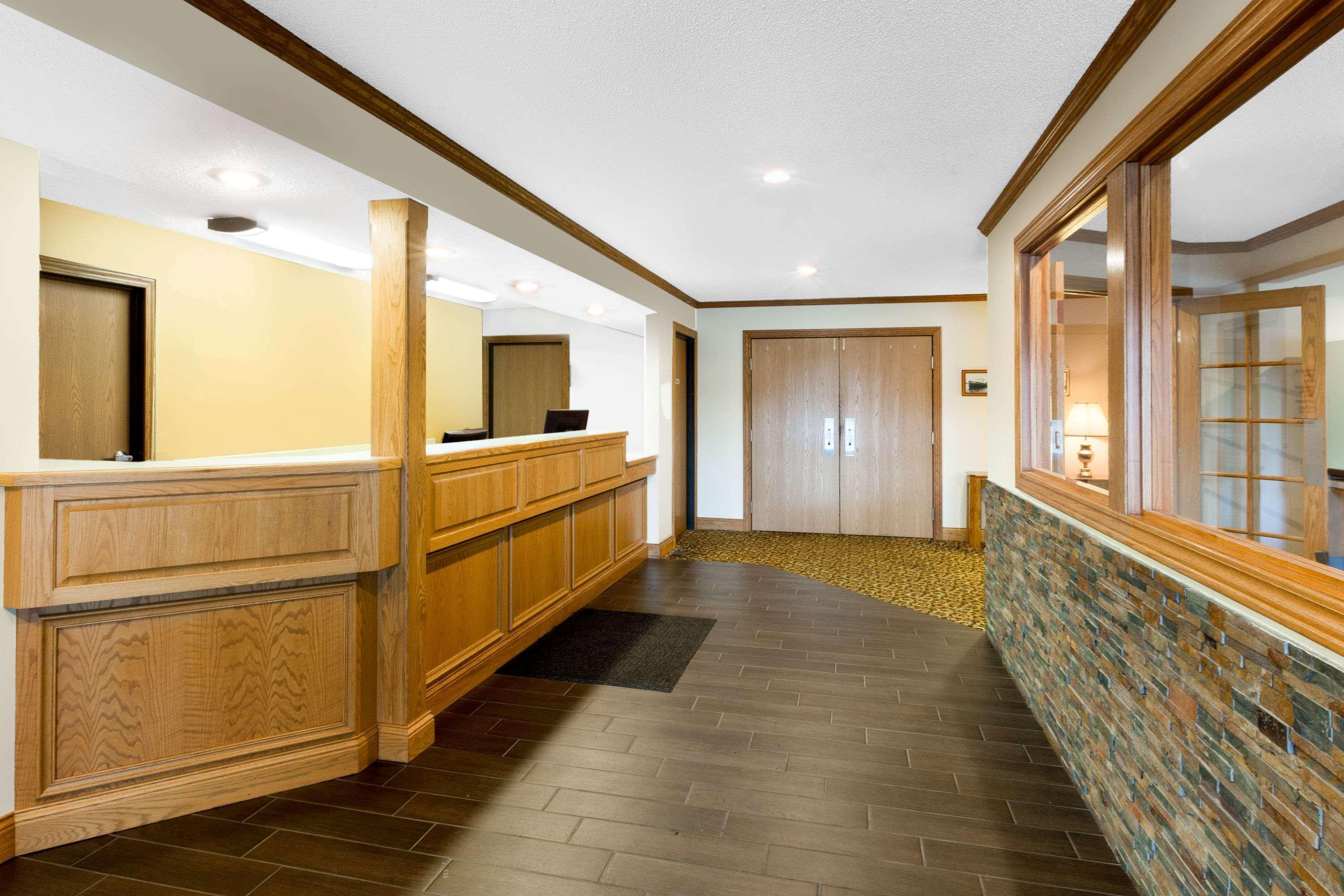 Hotel Super 8 By Wyndham St. Ignace Exterior foto