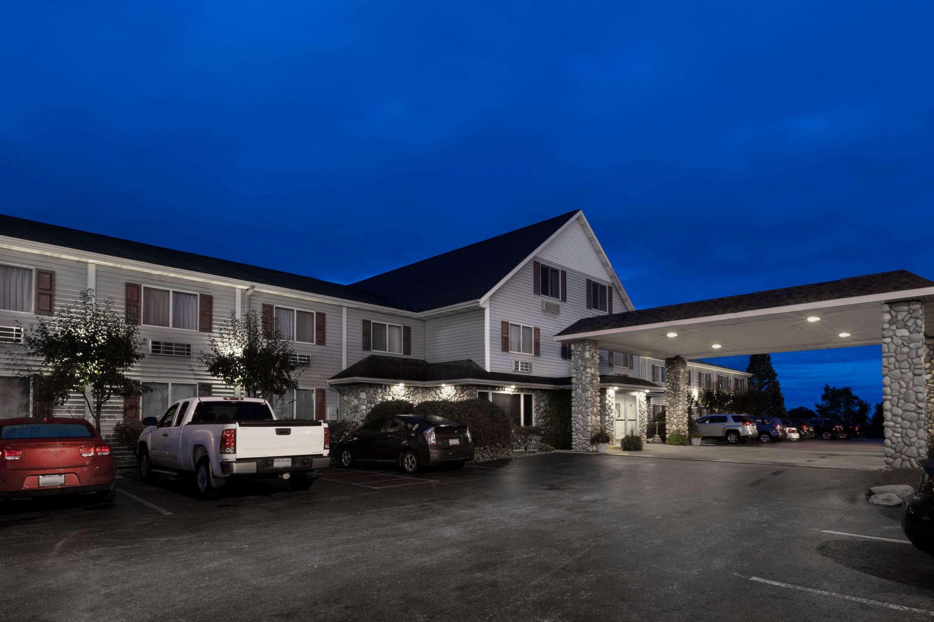 Hotel Super 8 By Wyndham St. Ignace Exterior foto