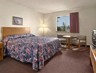 Hotel Super 8 By Wyndham St. Ignace Exterior foto