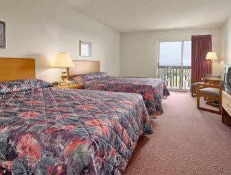 Hotel Super 8 By Wyndham St. Ignace Exterior foto